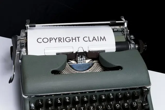 Visual for this record: The Copyright Office ruled prompts alone do not make an author